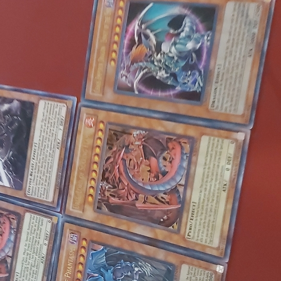I'm trying to sell my yugioh cards - Picture 1 of 4